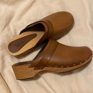 Lisa b classic clogs, size 40